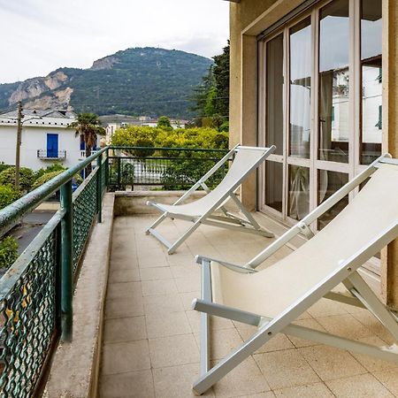 Casa Romeo Appartamento Con Posto Auto Finale Ligure Extérieur photo