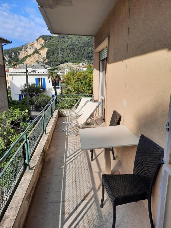 Casa Romeo Appartamento Con Posto Auto Finale Ligure Extérieur photo