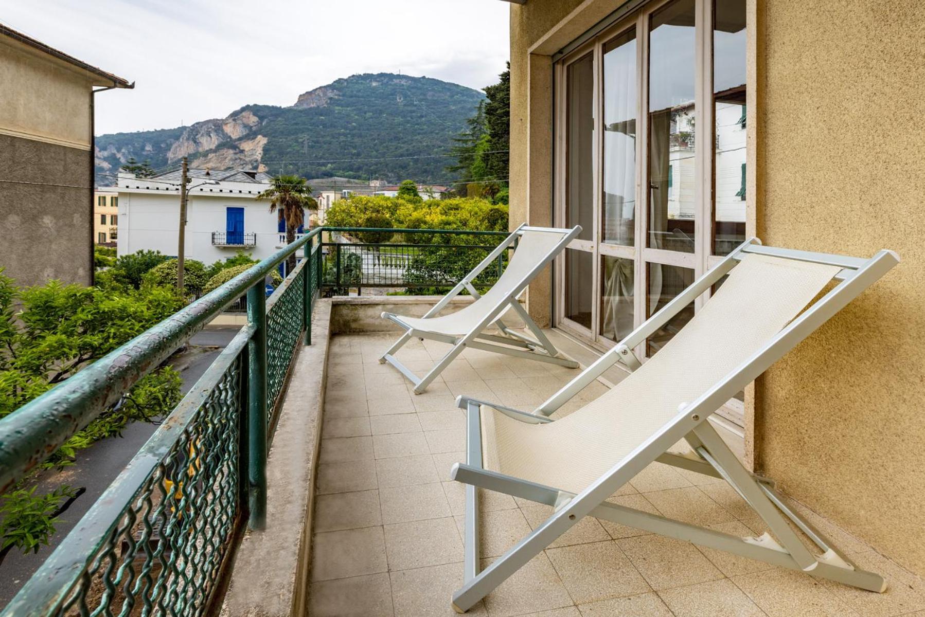 Casa Romeo Appartamento Con Posto Auto Finale Ligure Extérieur photo
