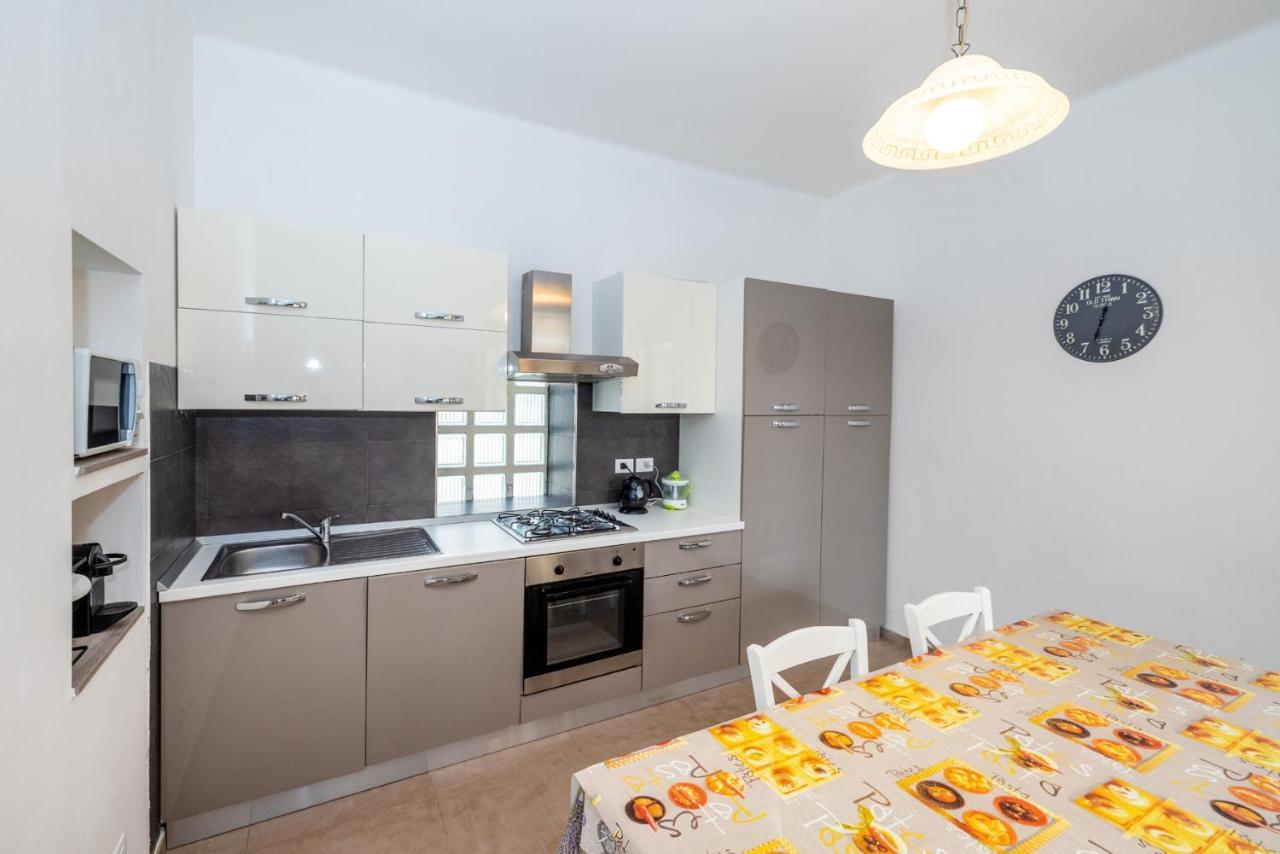 Casa Romeo Appartamento Con Posto Auto Finale Ligure Extérieur photo