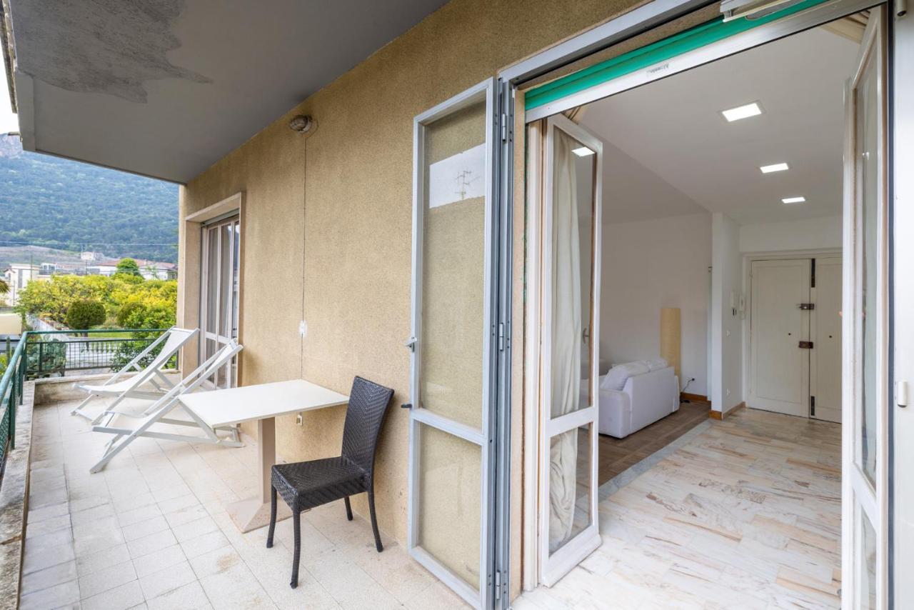Casa Romeo Appartamento Con Posto Auto Finale Ligure Extérieur photo
